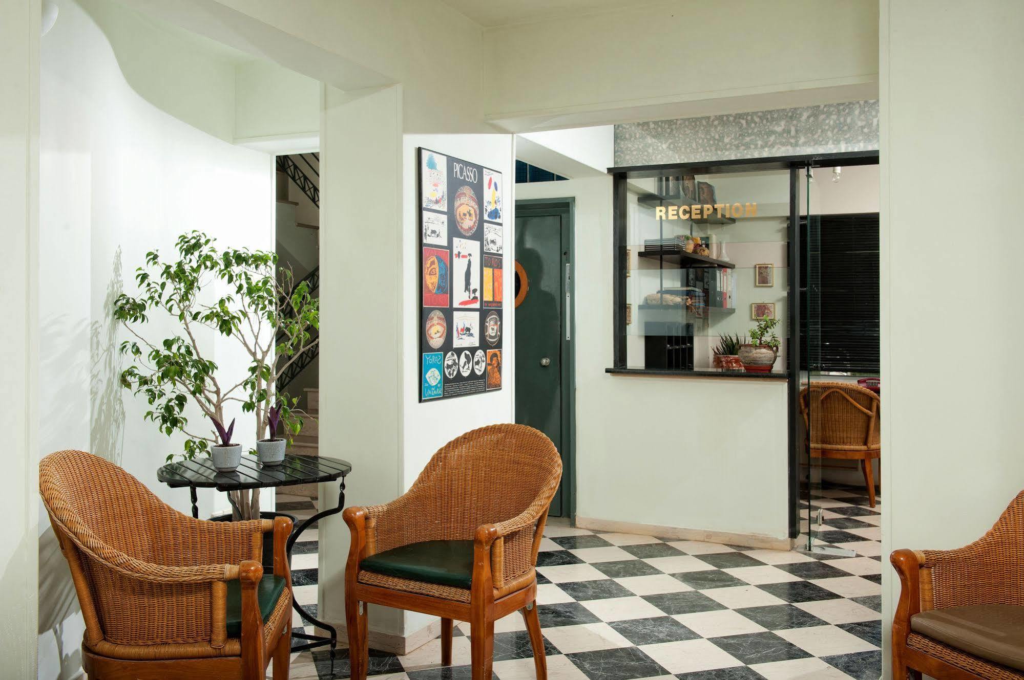 Aparthotel Andromeda &